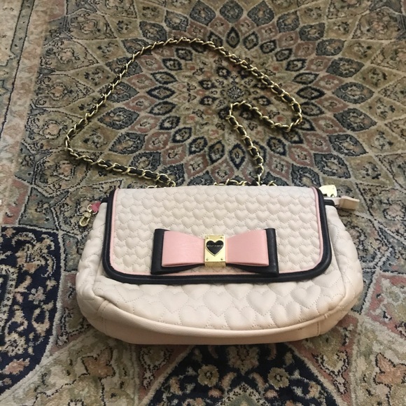 Betsey Johnson Handbags - Cute Betsy bow bag
